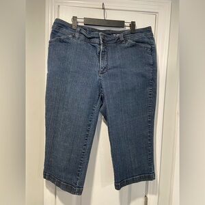 Liz Claiborne Size 16W Slim Power Cropped Blue Stretch Denim Jeans Shorts